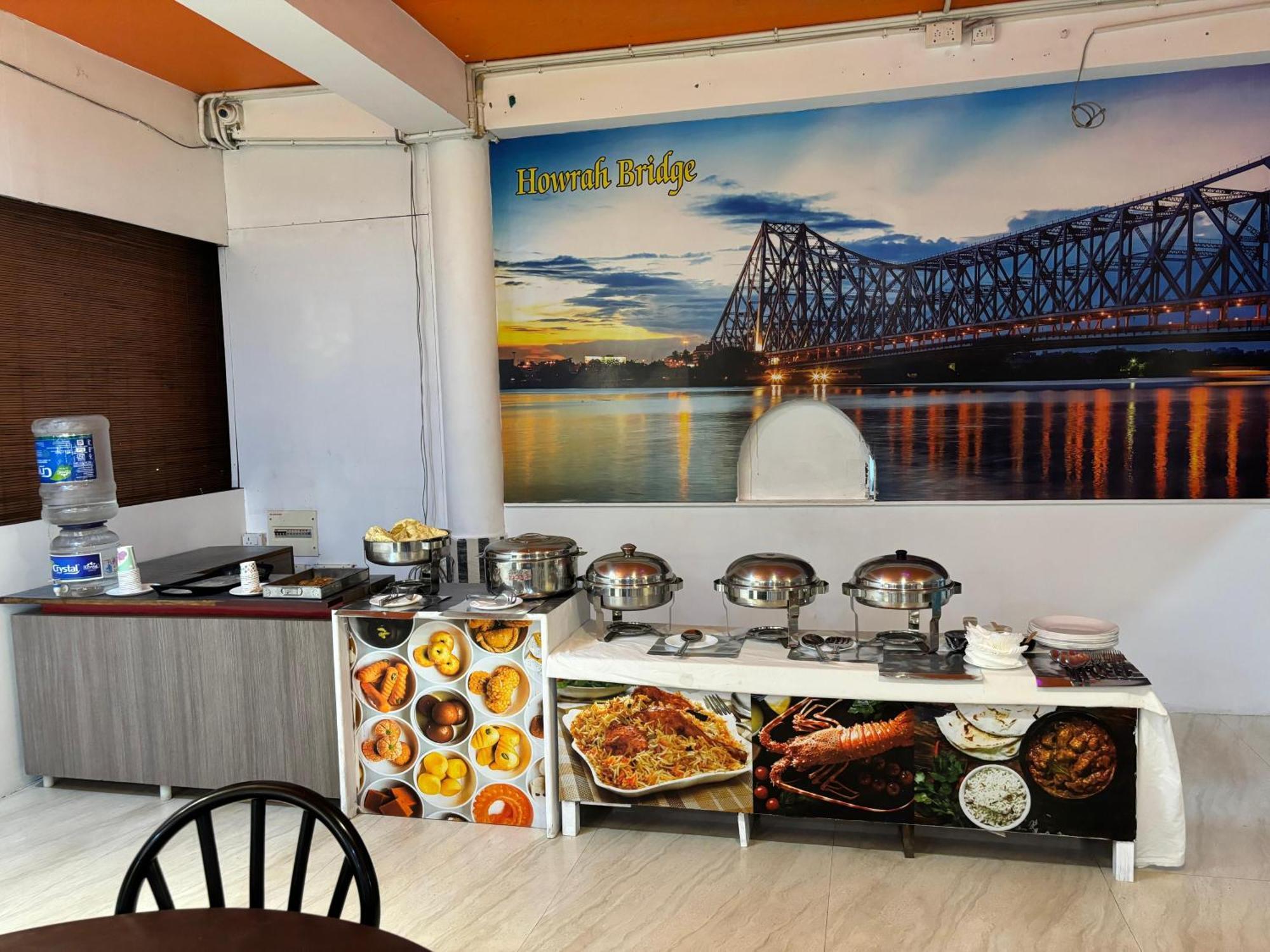 The Tamarind Tree Hotel & Restaurant Shadipur Bagian luar foto