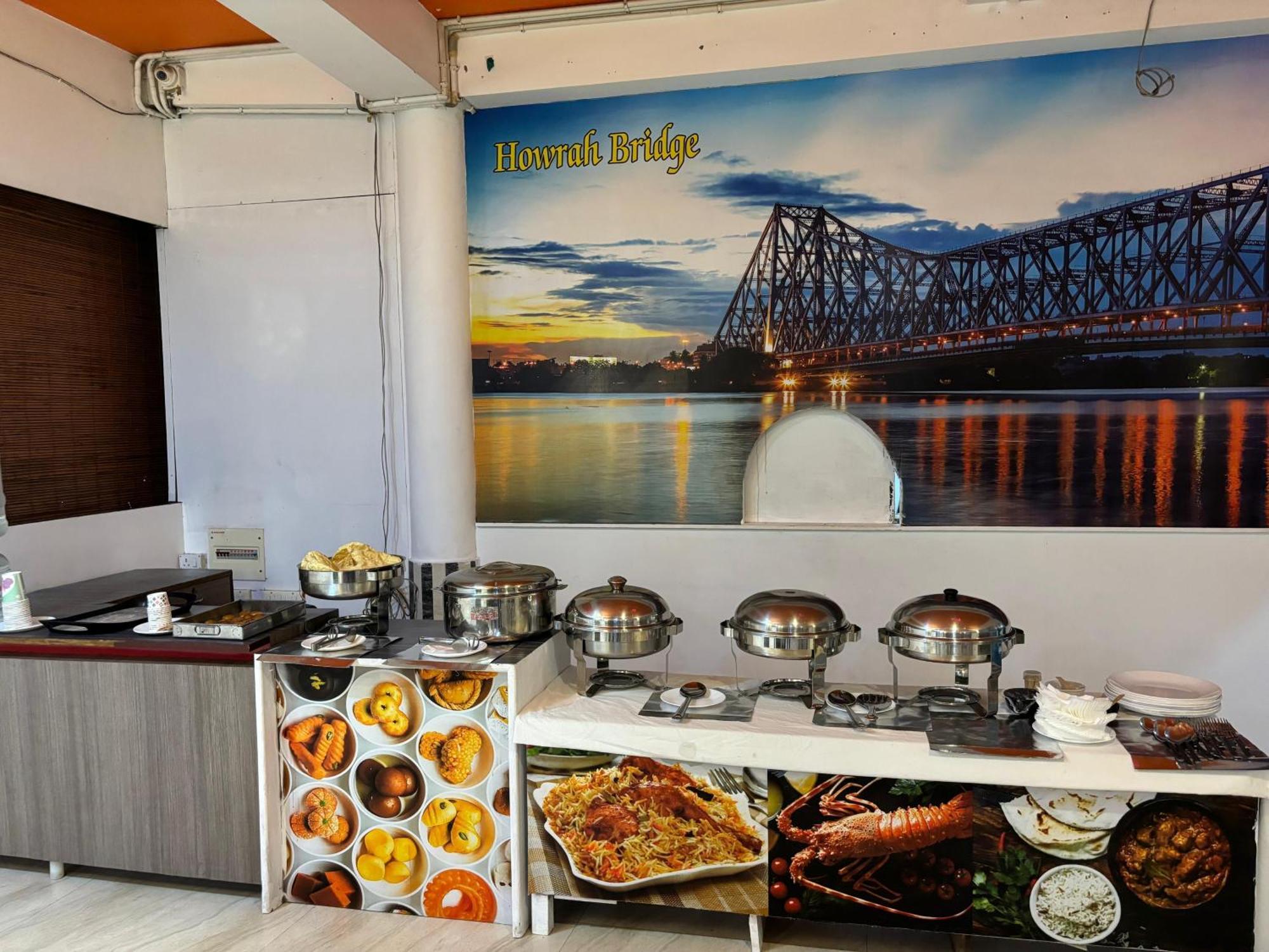 The Tamarind Tree Hotel & Restaurant Shadipur Bagian luar foto