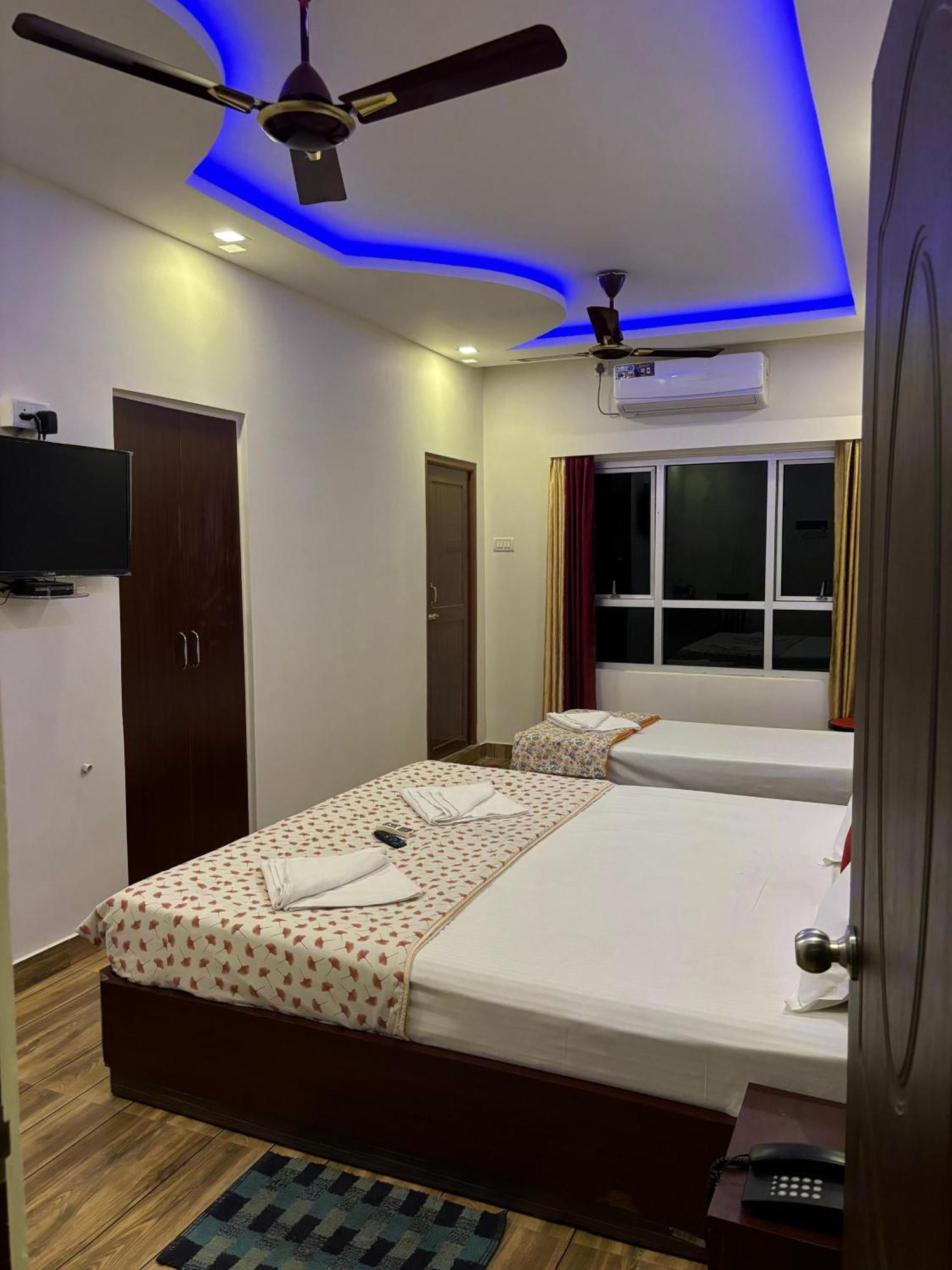 The Tamarind Tree Hotel & Restaurant Shadipur Bagian luar foto