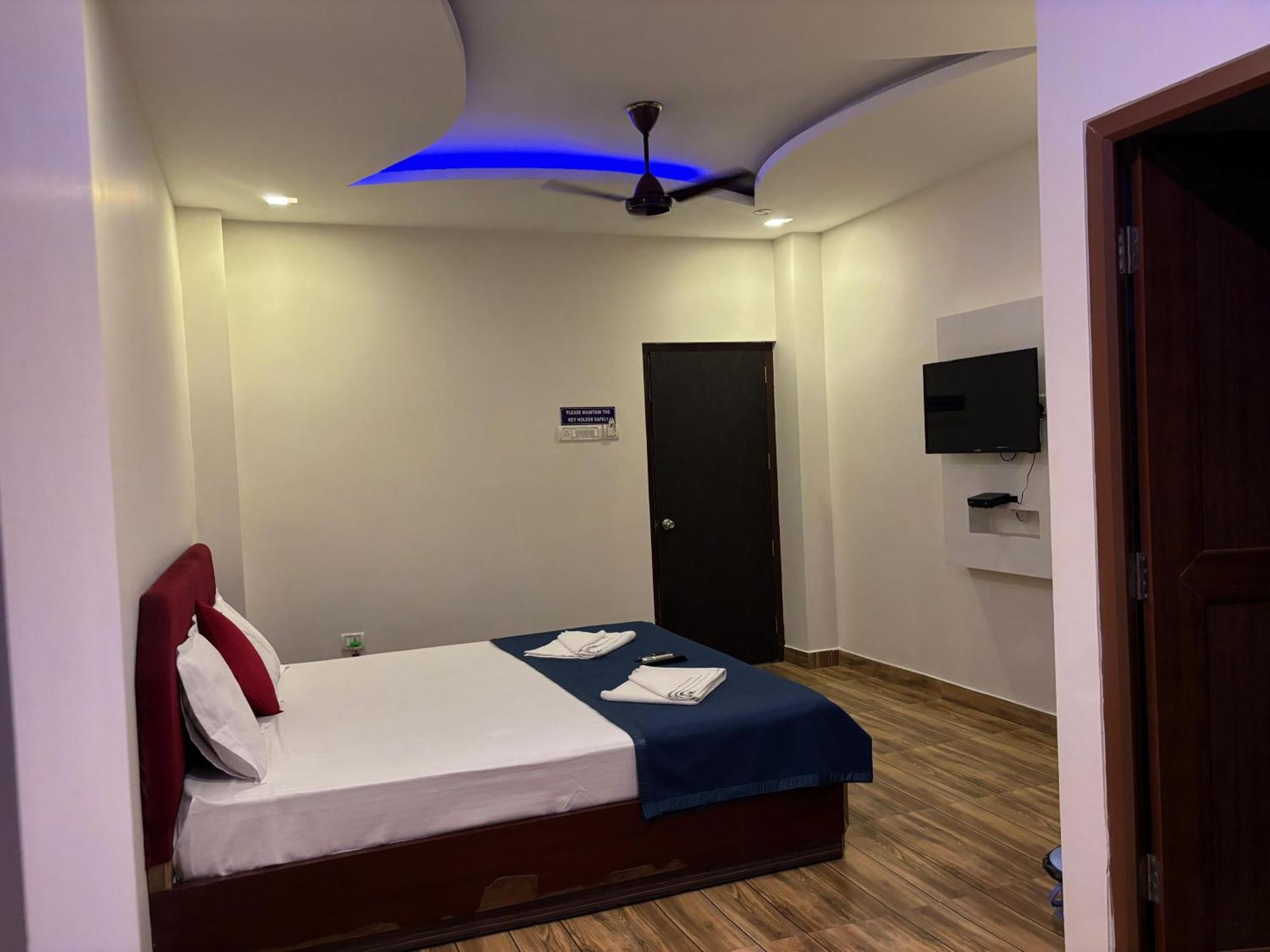 The Tamarind Tree Hotel & Restaurant Shadipur Bagian luar foto