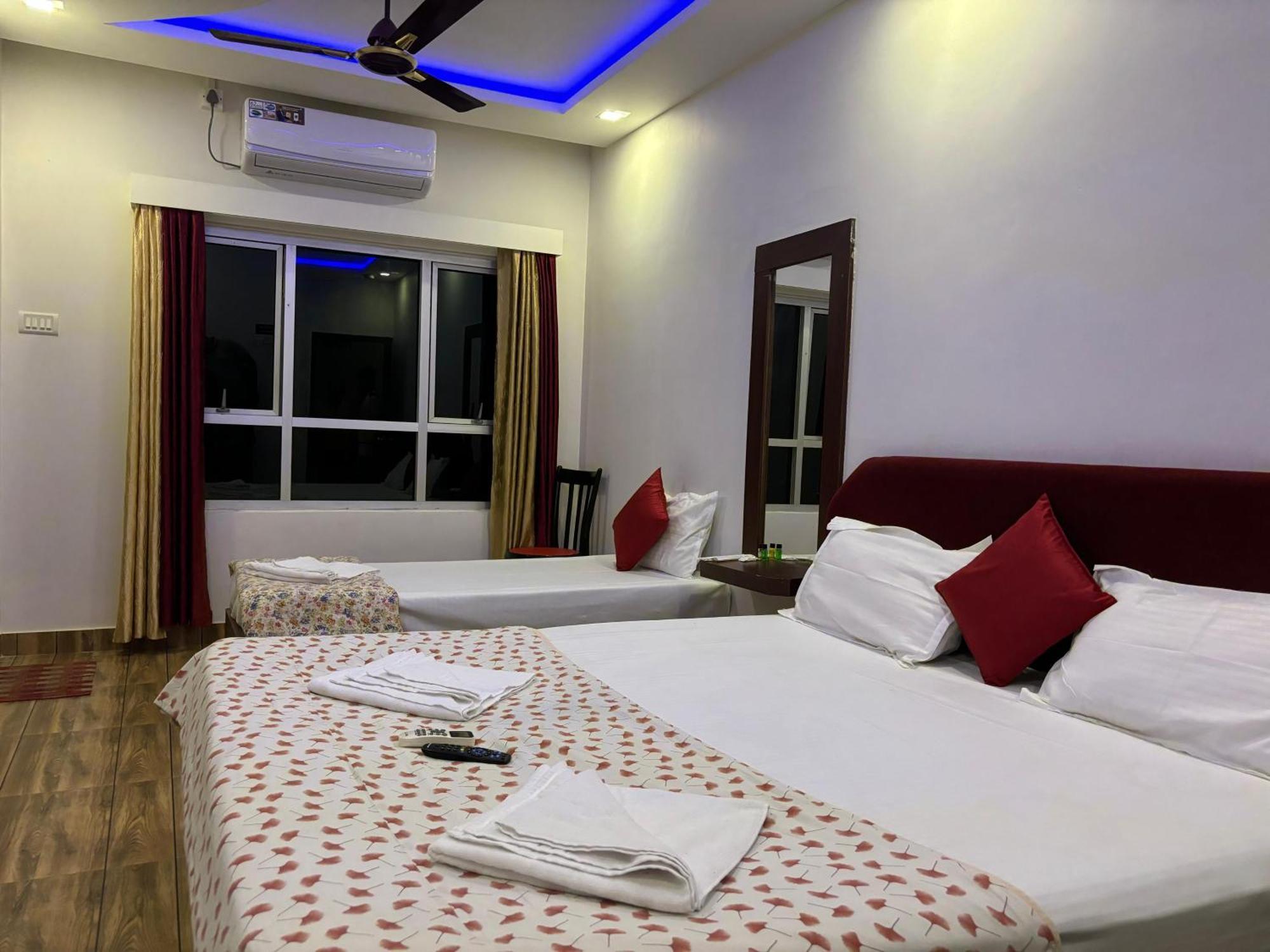 The Tamarind Tree Hotel & Restaurant Shadipur Bagian luar foto