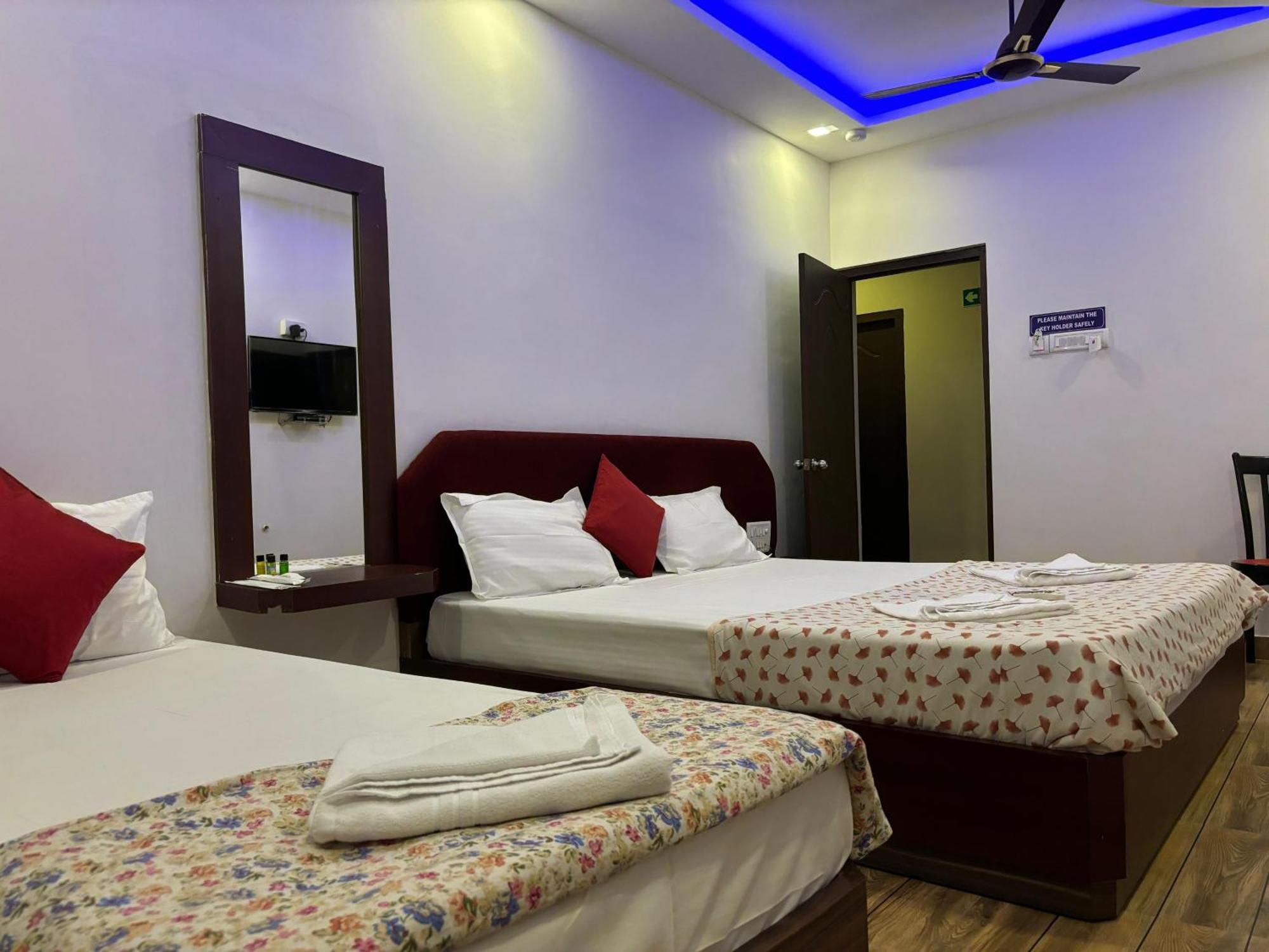 The Tamarind Tree Hotel & Restaurant Shadipur Bagian luar foto